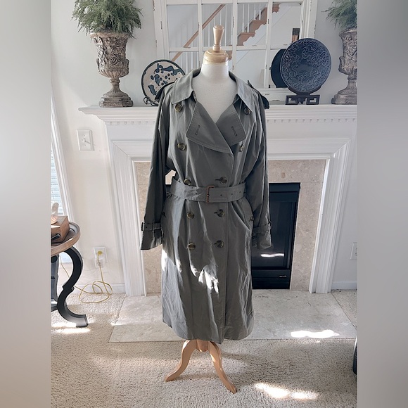 Burberry Olive Green Trench Coat - Picture 1 of 16